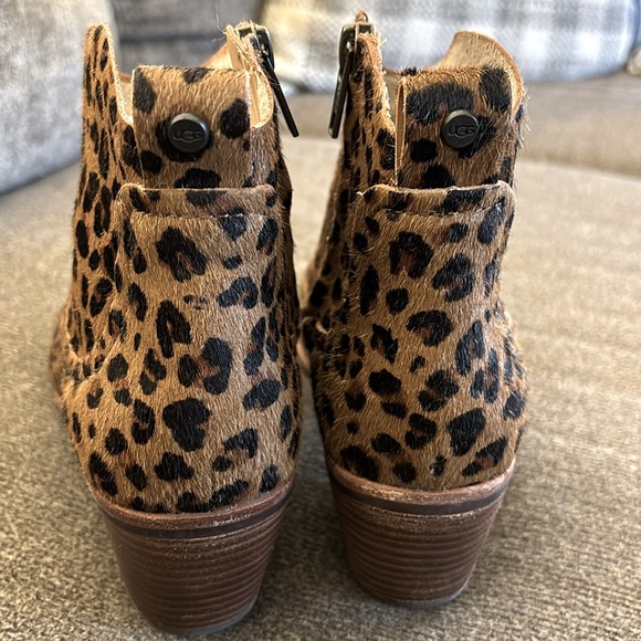 UGG Leopard Kingsburg Calf Hair Zip Up Ankle Boot Women's Sizes 8 - Picture 7 of 16